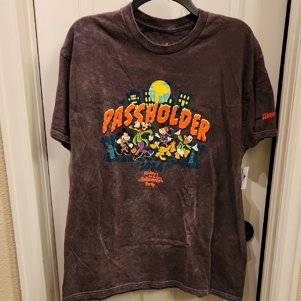 Disney Passholder MNSSHP T Shirt